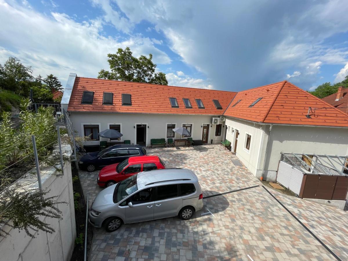 Monbuhim Comfort Veszprém Eksteriør billede