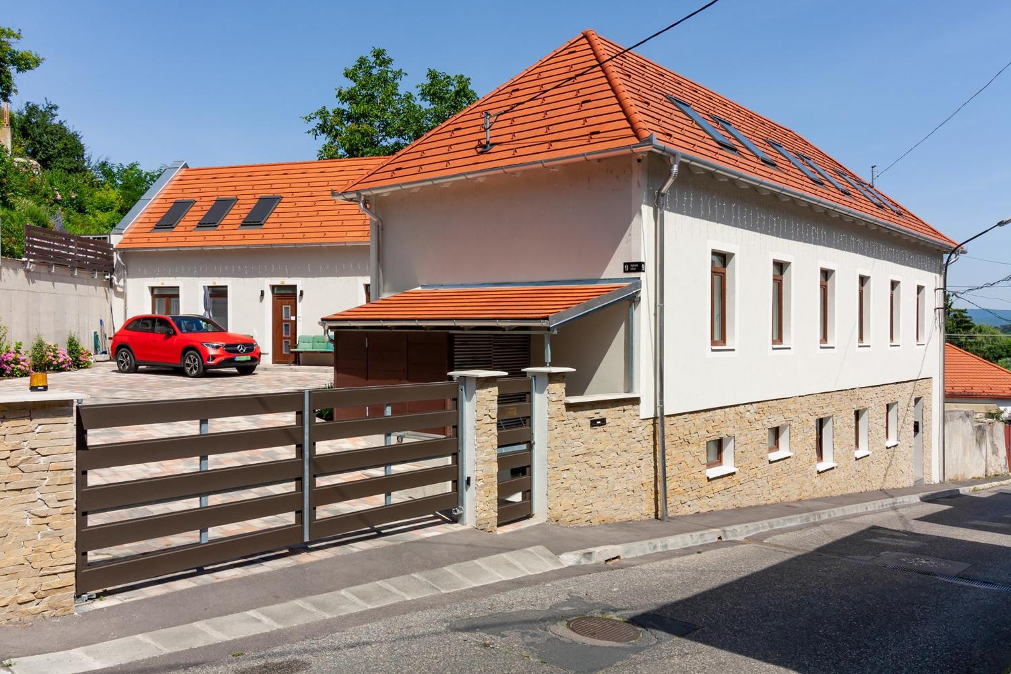 Monbuhim Comfort Veszprém Eksteriør billede